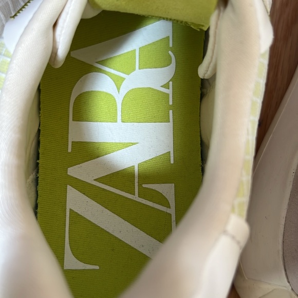 New! Zara women’s 8, contrasting color sneakers. - Picture 5 of 12